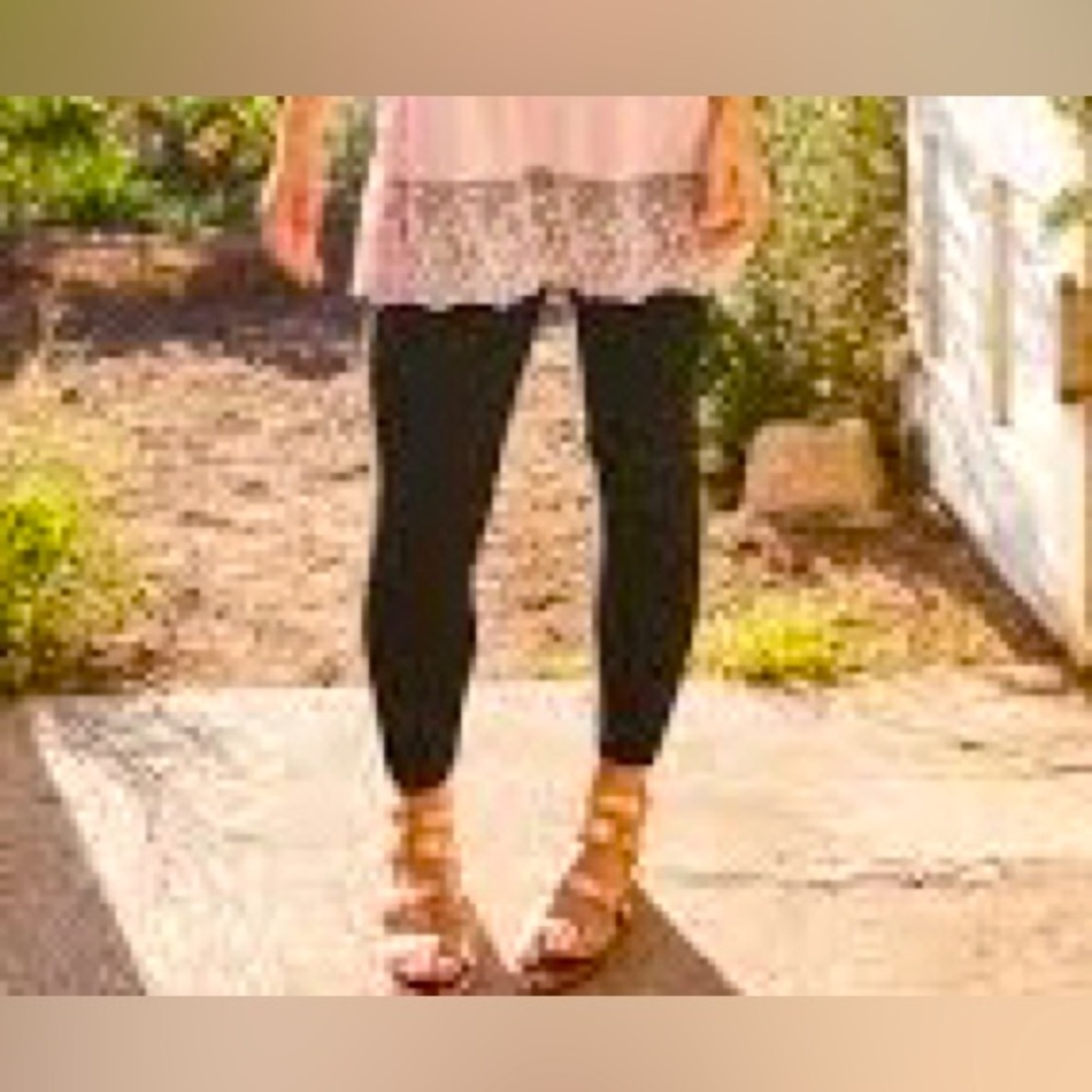 MATILDA JANE Solid Onyx Black Capri Length Buttery Soft Leggings, Sz XL, GUC.